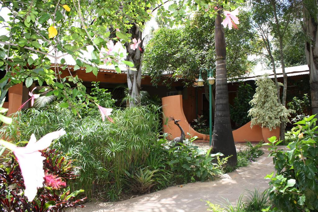 Palmwood Lodge ลุซากา ภายนอก รูปภาพ
