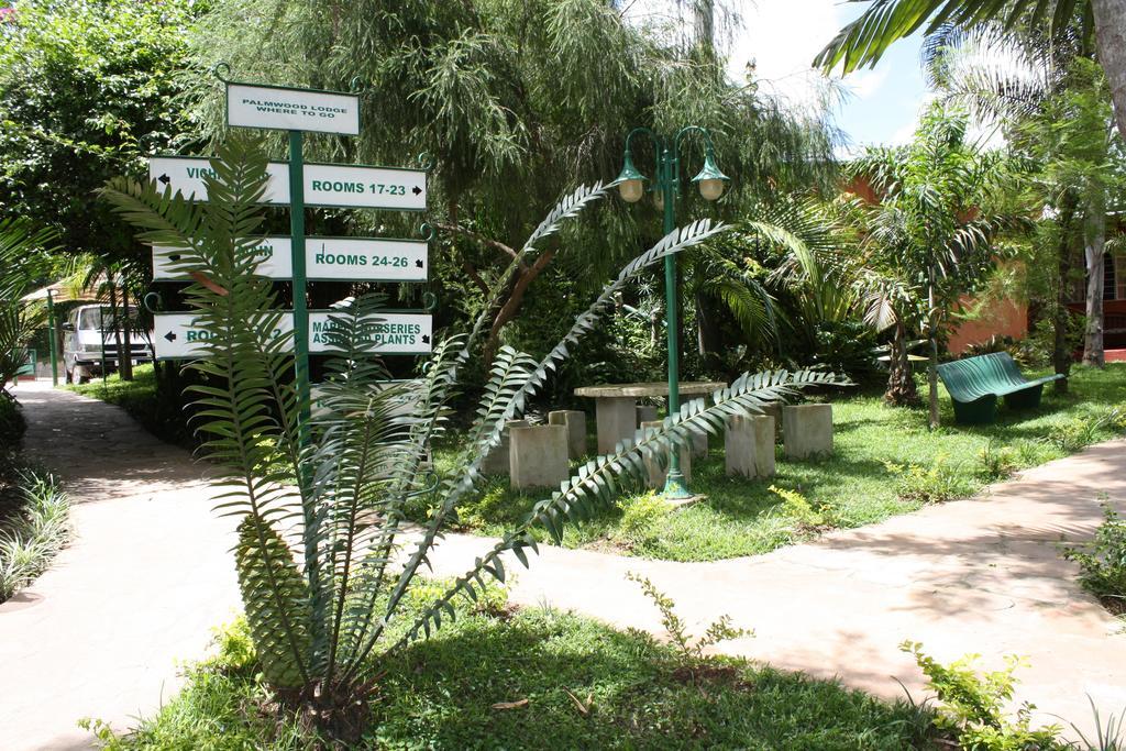 Palmwood Lodge ลุซากา ภายนอก รูปภาพ