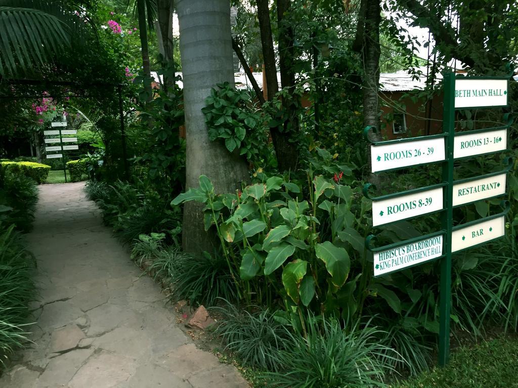Palmwood Lodge ลุซากา ภายนอก รูปภาพ