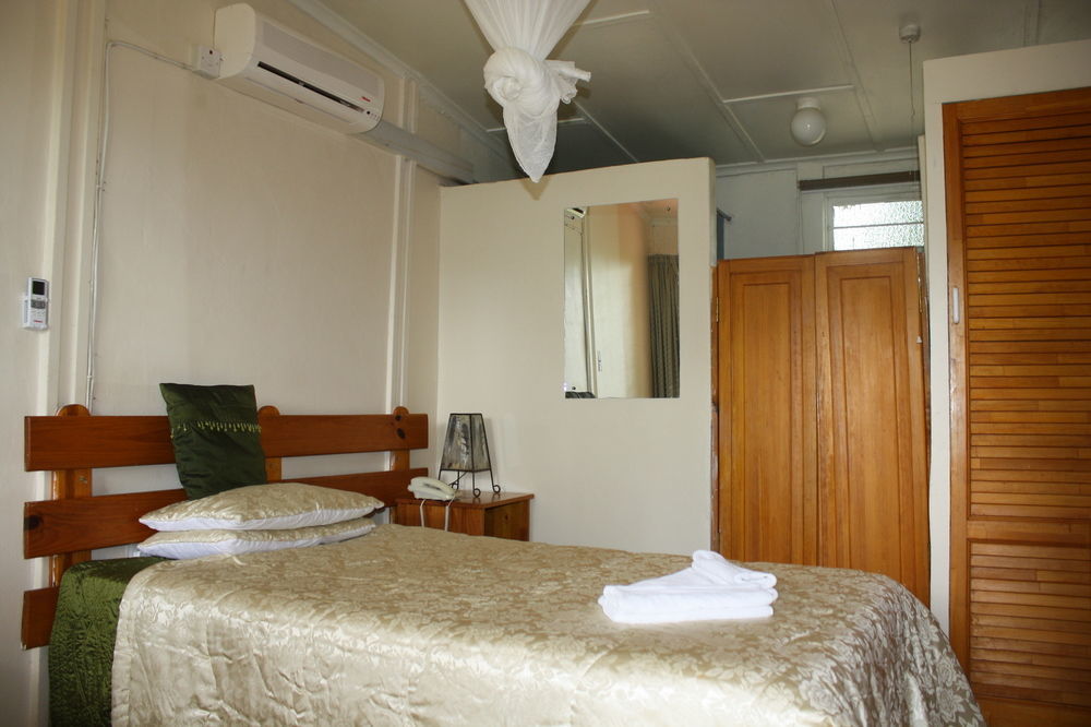 Palmwood Lodge ลุซากา ภายนอก รูปภาพ