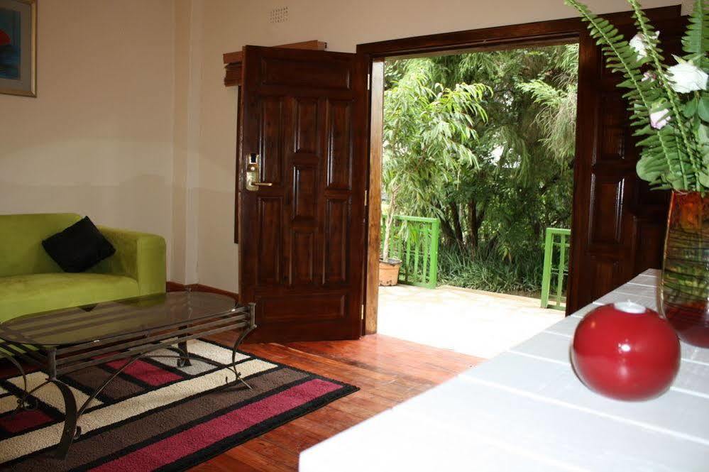 Palmwood Lodge ลุซากา ภายนอก รูปภาพ