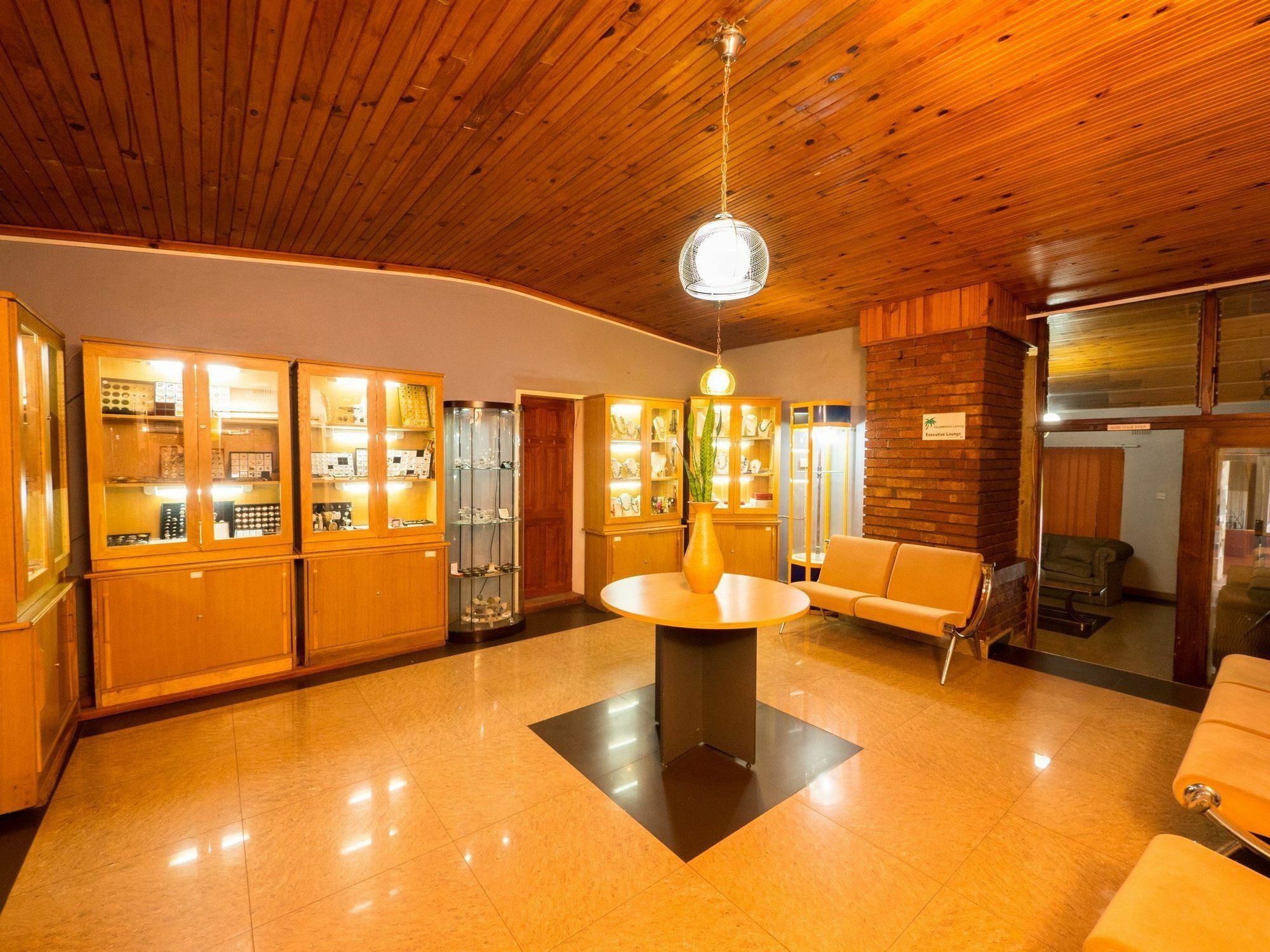 Palmwood Lodge ลุซากา ภายนอก รูปภาพ