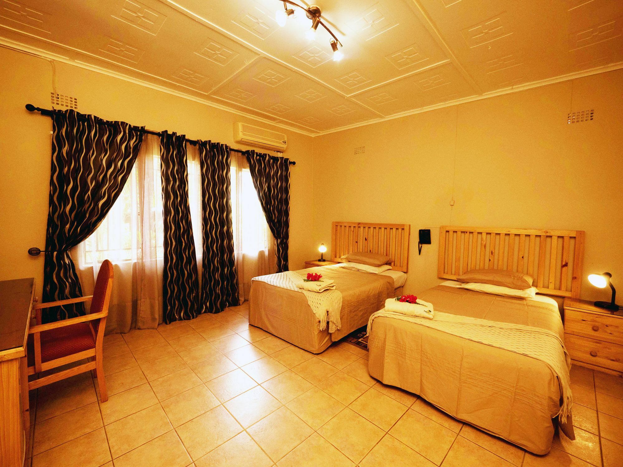 Palmwood Lodge ลุซากา ภายนอก รูปภาพ