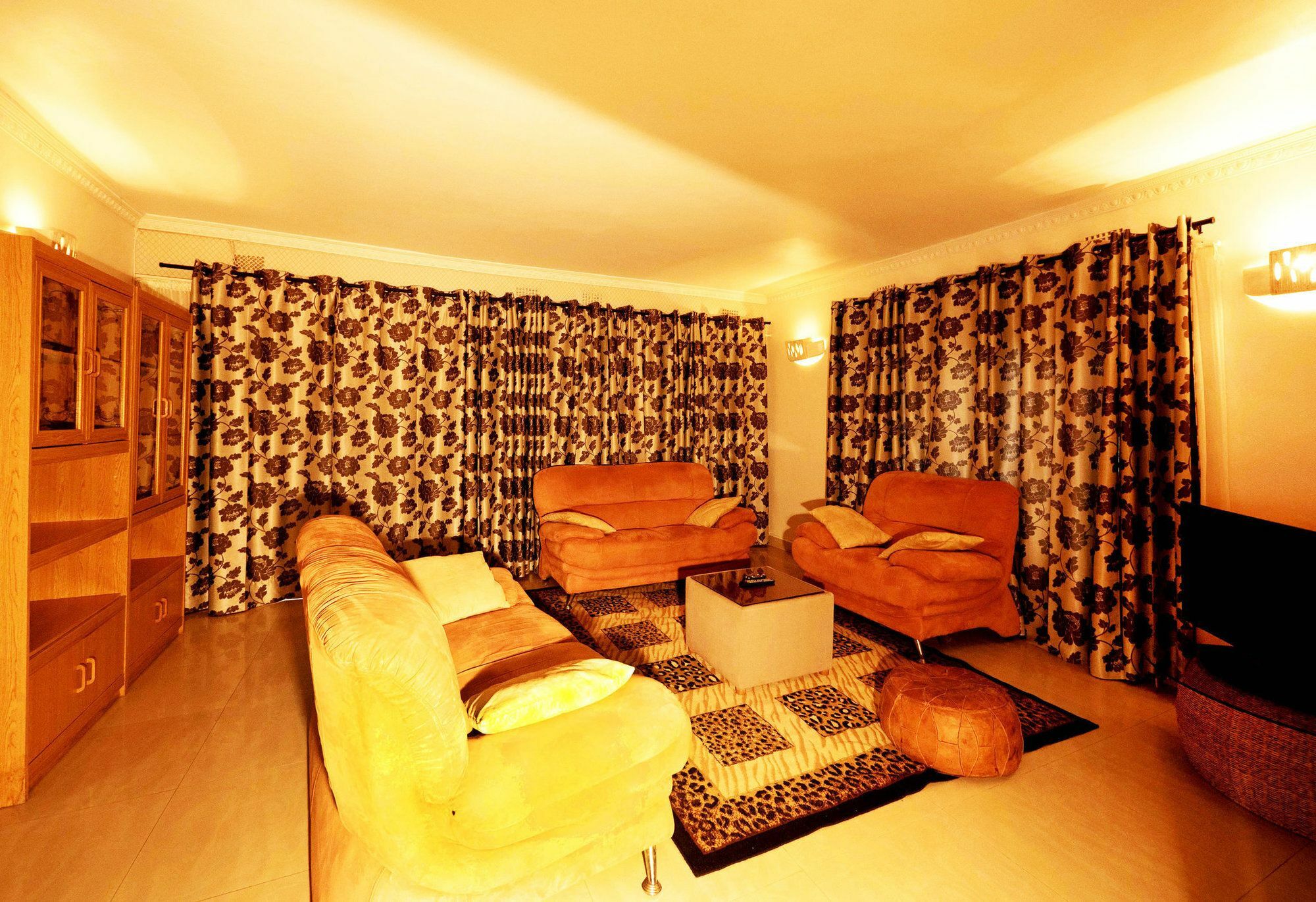 Palmwood Lodge ลุซากา ภายนอก รูปภาพ